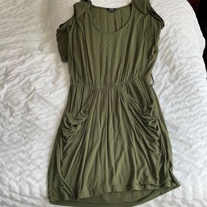 XOXO Size M MIDI Green Dress